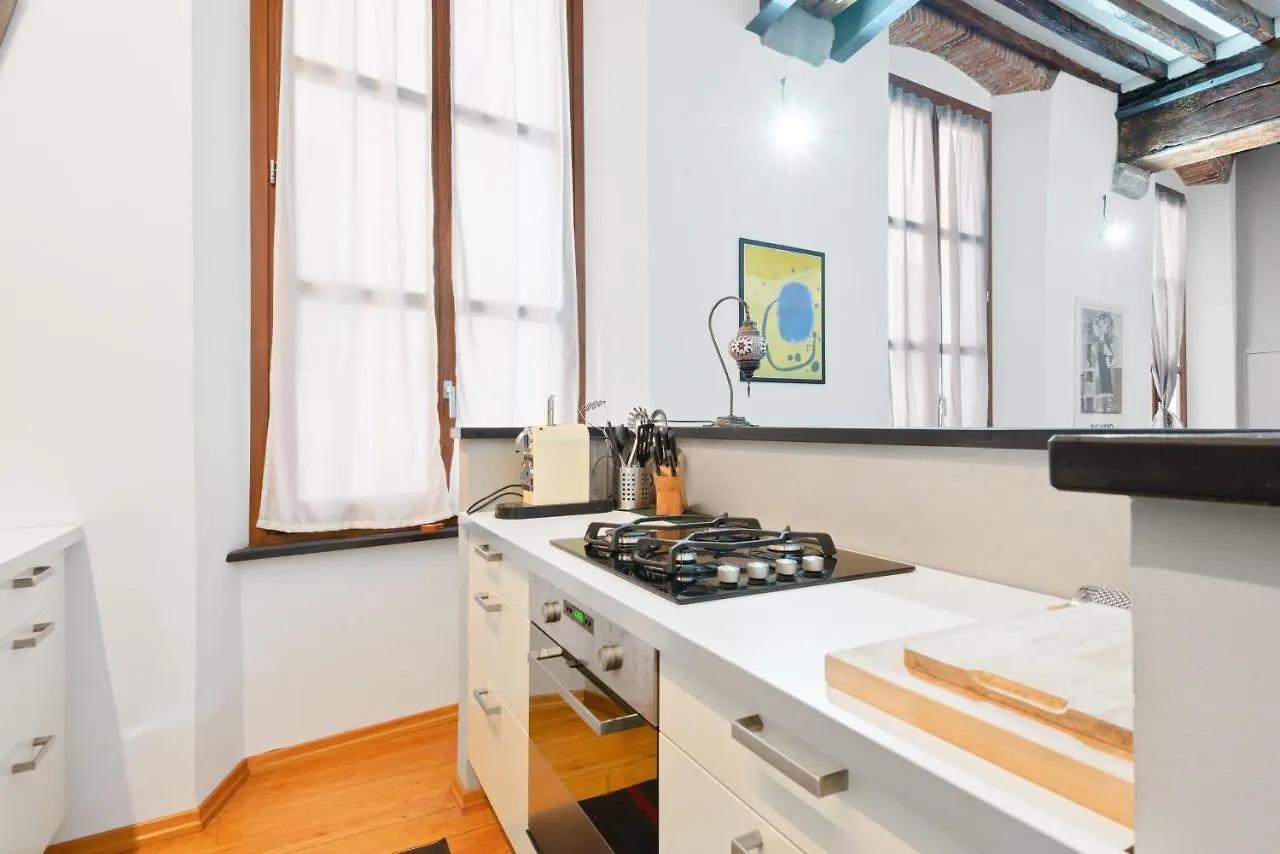 Acquario & Porto Antico Bright Apartment Genoa 0*,