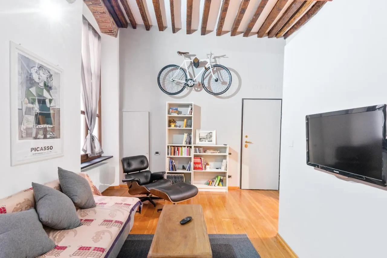 Acquario & Porto Antico Bright Apartment Genoa 0*,
