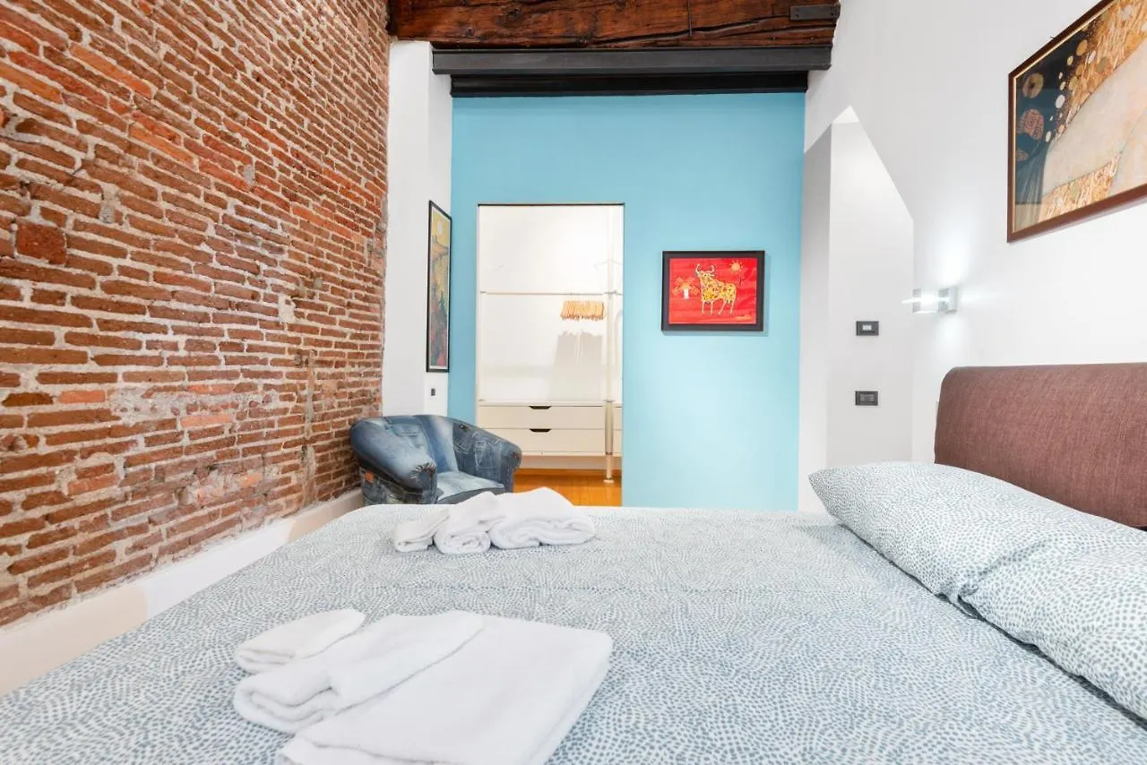 Acquario & Porto Antico Bright Apartment Genoa 0*,  Italy