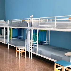  Hostel Manena